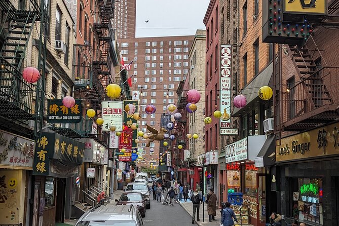Tenement History and Immigrant Life in the Lower East Side - Eldridge Street Synagogue and the Jewish Lower East Side