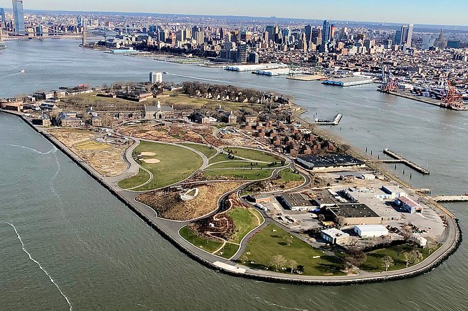 The Big Apple Helicopter Tour of New York City - Starting at Pier 6 on the East River