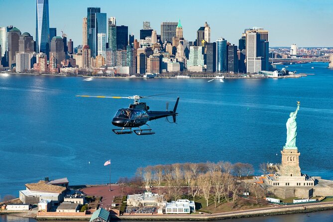 The Big Apple Helicopter Tour of New York City - A shared cabin, not a private charter