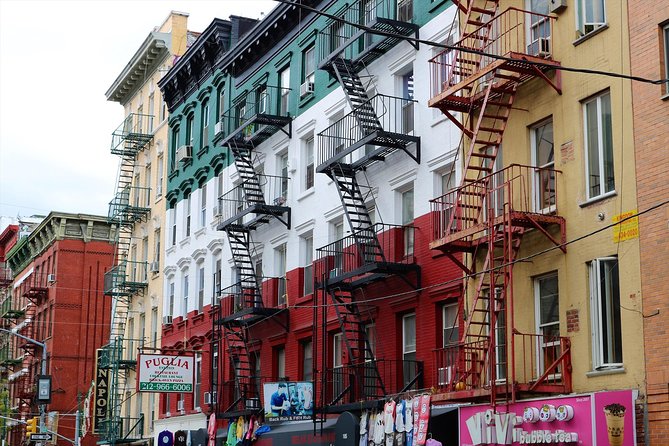 The Incredible Brooklyn Bridge & Manhattan Tour - Chinatown and the value of a guided route