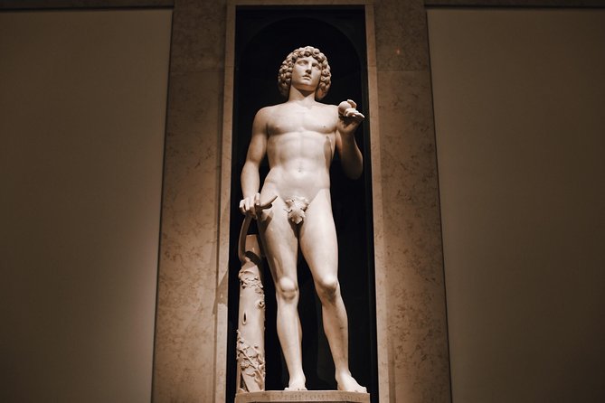 "The Met" Metropolitan Museum of Art Exclusive Guided Tour - Madame X, pop culture, and the unexpected stops