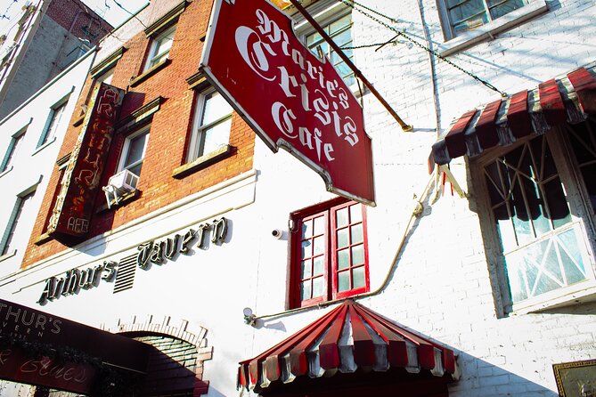 The Village: Private Walking Tour - West Village streets and the FRIENDS apartment building