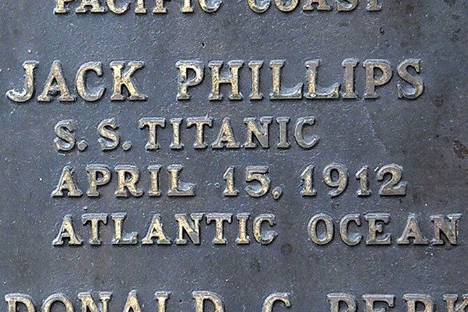 Twilight Tour: Death in New York (Lower Manhattan) - St. Paul’s Chapel and the Irish presence in the graveyard
