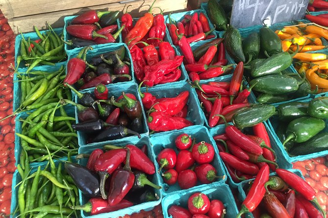 Vegan Food tour in New York City´s East Village - Walking through the East Village