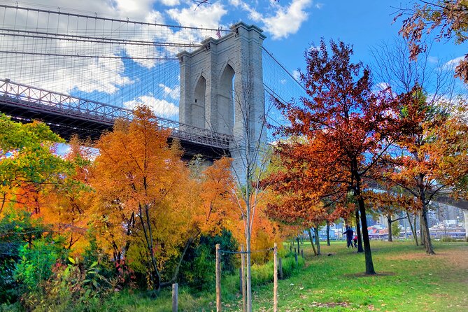 Walking tour in Manhattan Brooklyn Bridge and Waterfront - Starting beside City Hall and old New York