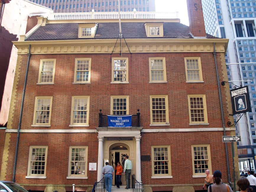 Wall Street, Financial District Walking Tour Lower Manhattan - What the guide adds