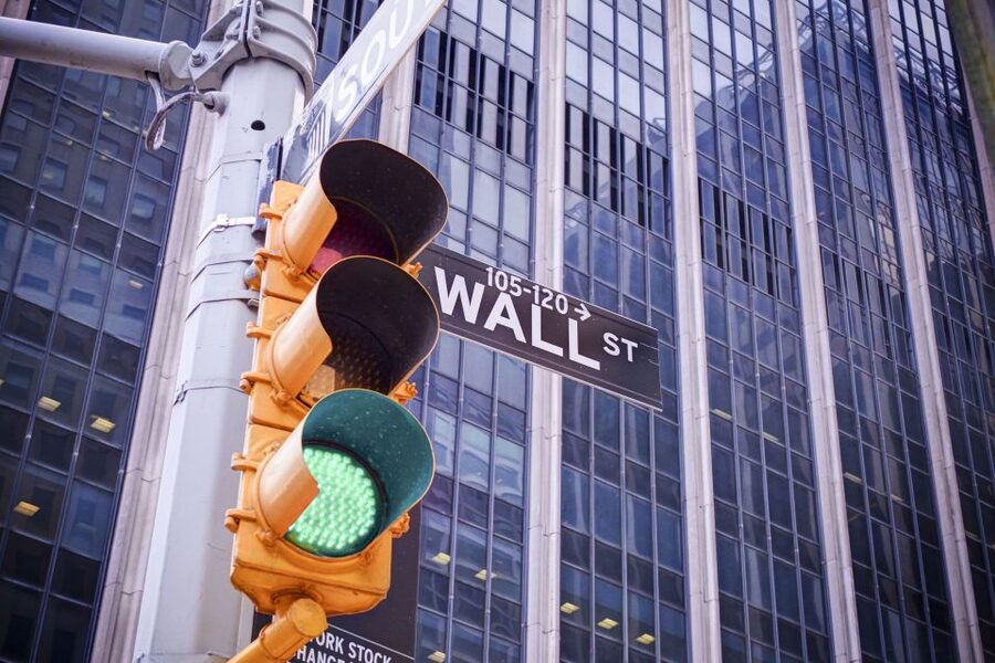 Wall Street Insider Tour with a Finance Professional - Trinity Church, Hamilton, and the shadow of 9/11
