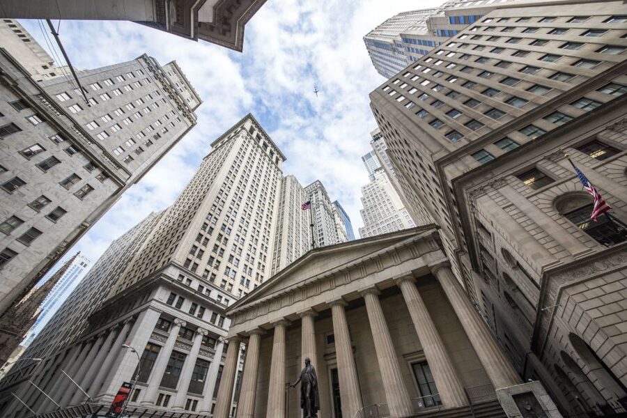 Wall Street Insider Tour with a Finance Professional - The New York Stock Exchange from the outside