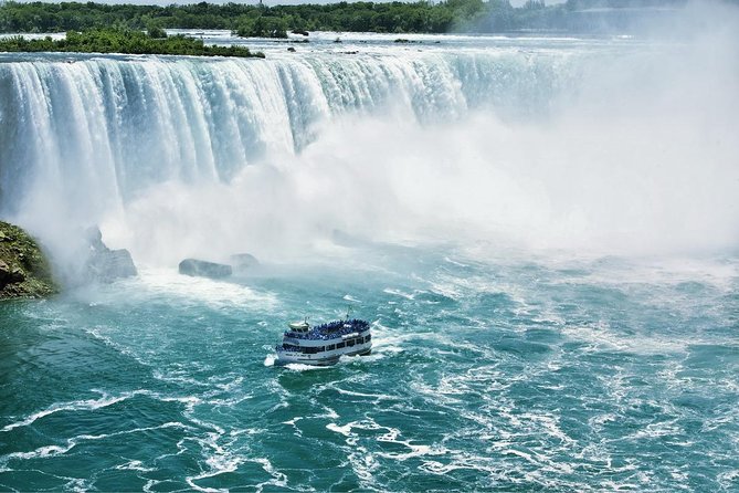 Washington D.C,Niagara Falls,Boston 6-Day Tour from New York - Day four: glassmaking, the Finger Lakes, and Niagara after dark