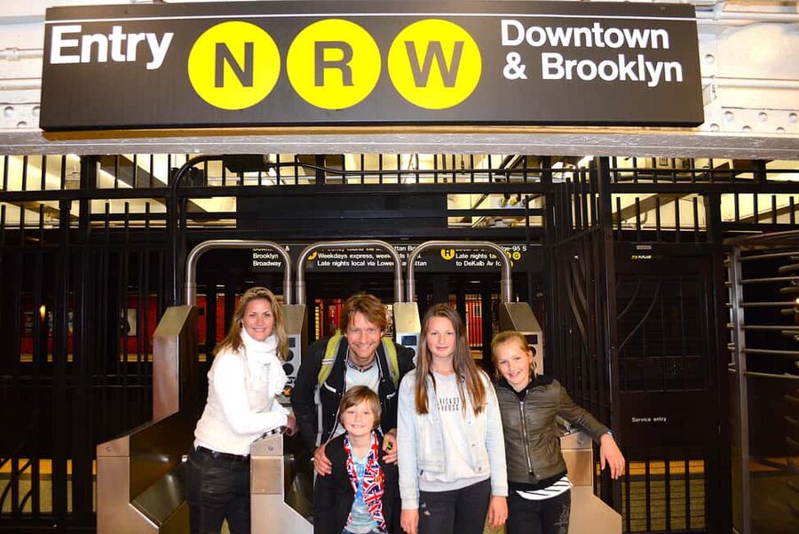 Your NYC Story in Photos: Custom 2-Hour Tour & Photo Shoot - Learning the subway between photo stops